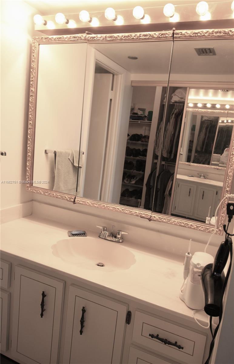 1100 Saint Charles Pl 712, Pembroke Pines, Florida 33026, 2 Bedrooms Bedrooms, ,2 BathroomsBathrooms,Residential,For Sale,1100 Saint Charles Pl 712,A11562751