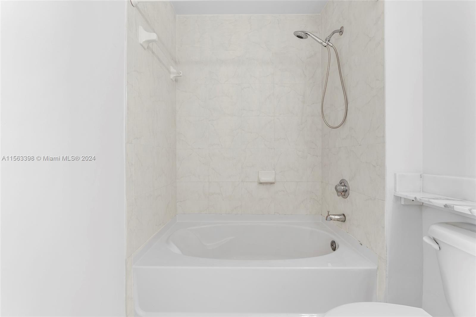 234 NE 3rd St 2204, Miami, Florida 33132, 1 Bedroom Bedrooms, ,1 BathroomBathrooms,Residentiallease,For Rent,234 NE 3rd St 2204,A11563398