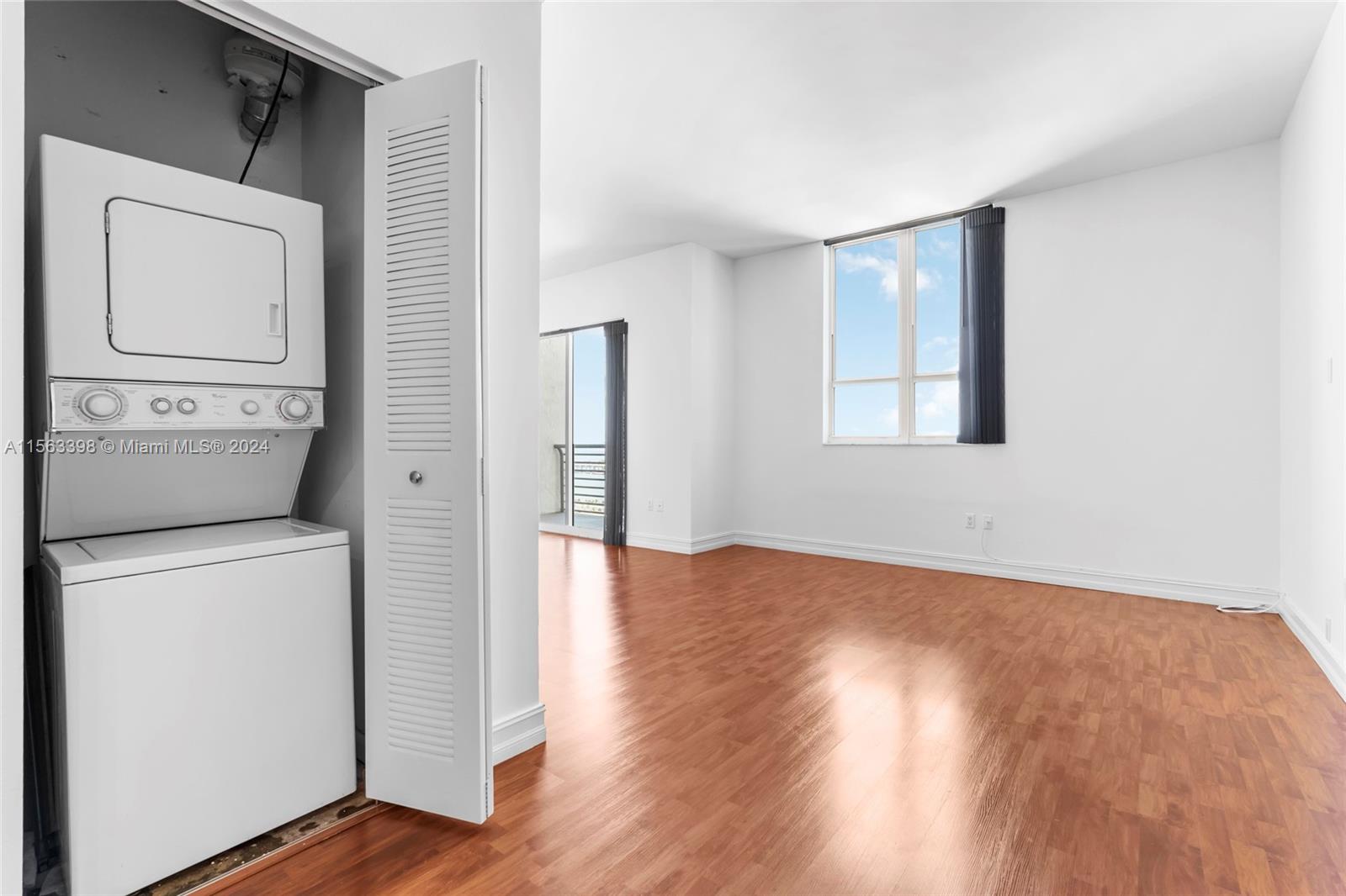 234 NE 3rd St 2204, Miami, Florida 33132, 1 Bedroom Bedrooms, ,1 BathroomBathrooms,Residentiallease,For Rent,234 NE 3rd St 2204,A11563398