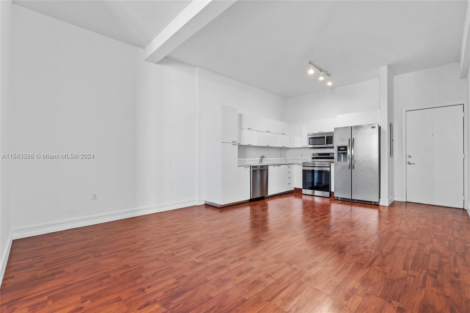 234 NE 3rd St 2204, Miami, Florida 33132, 1 Bedroom Bedrooms, ,1 BathroomBathrooms,Residentiallease,For Rent,234 NE 3rd St 2204,A11563398