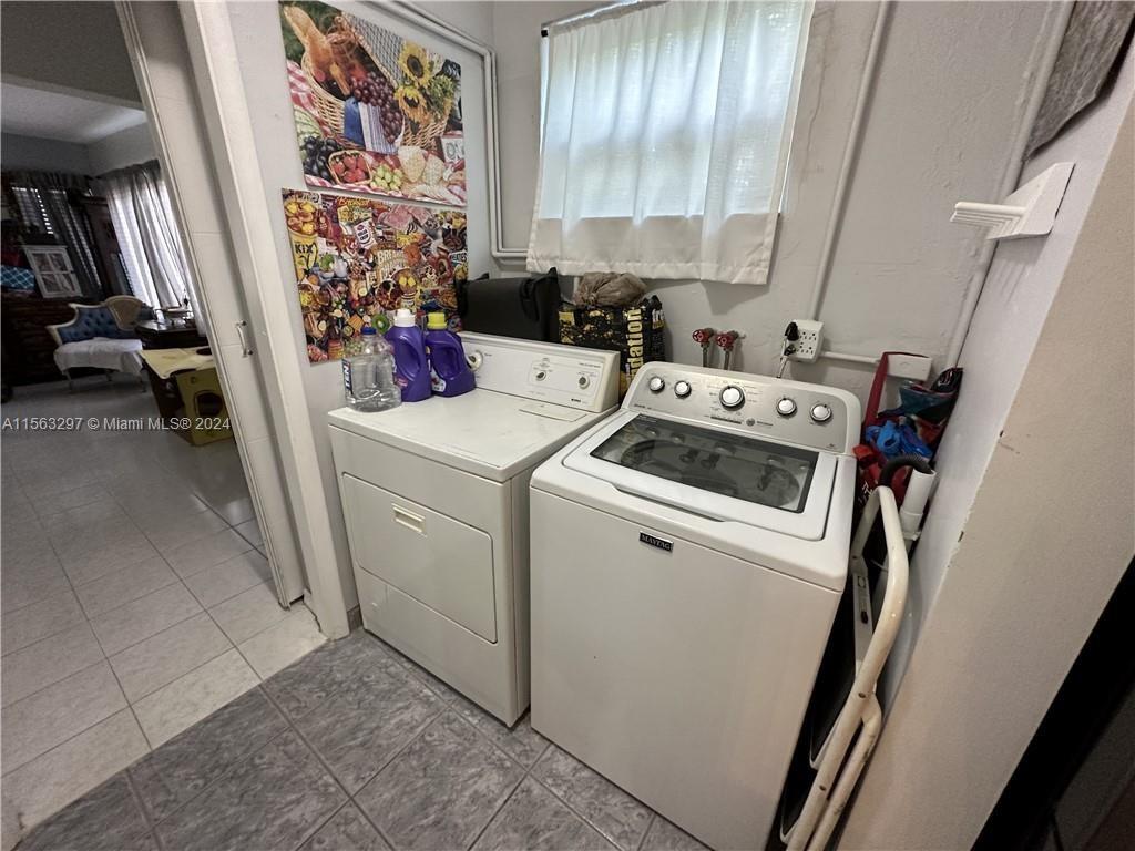 1125 N 14th Ave, Hollywood, Florida 33020, 3 Bedrooms Bedrooms, ,1 BathroomBathrooms,Residential,For Sale,1125 N 14th Ave,A11563297