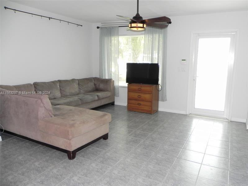 1125 N 14th Ave, Hollywood, Florida 33020, 3 Bedrooms Bedrooms, ,1 BathroomBathrooms,Residential,For Sale,1125 N 14th Ave,A11563297