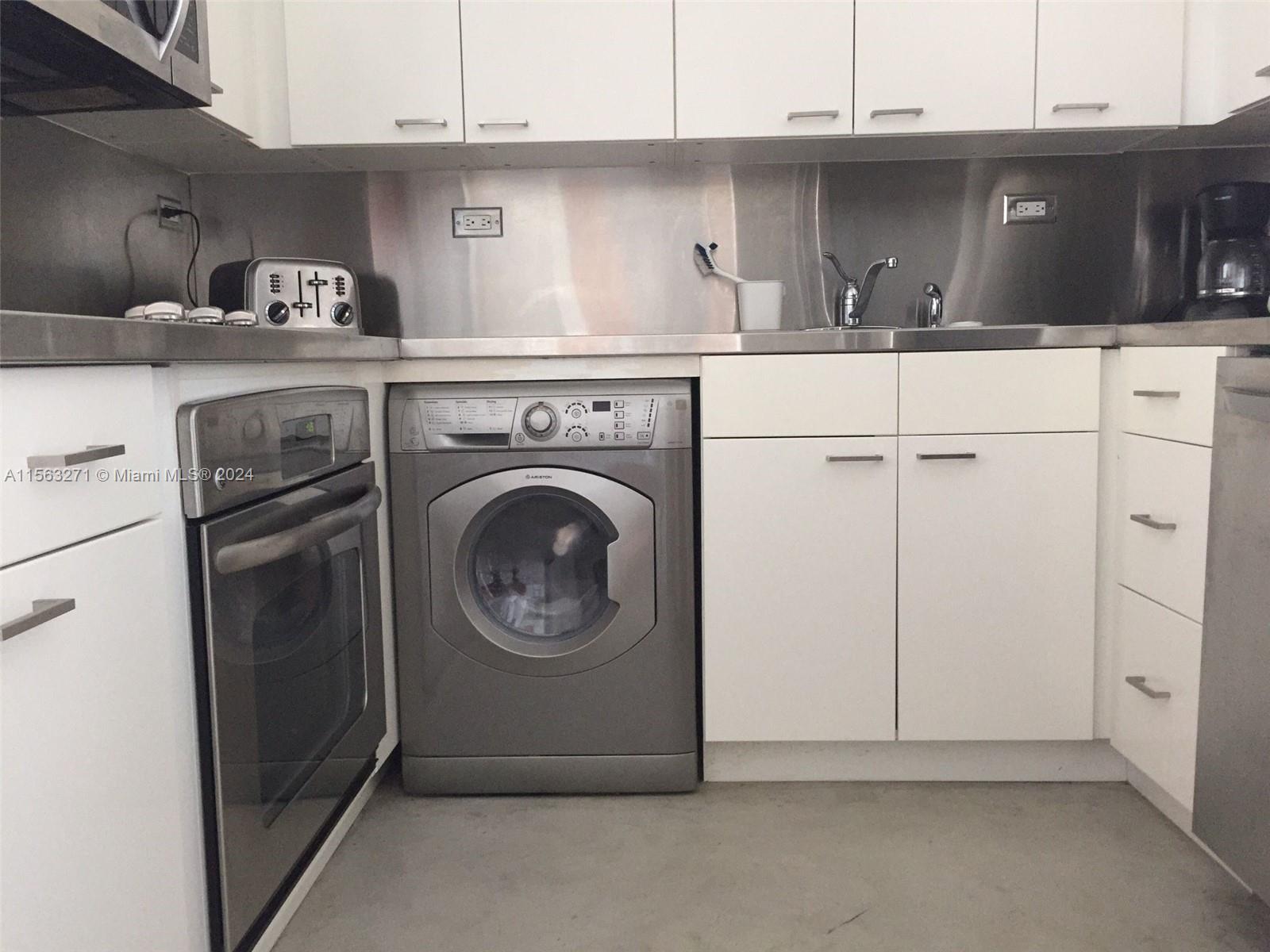 1500 Bay Rd 1132S, Miami Beach, Florida 33139, 1 Bedroom Bedrooms, ,1 BathroomBathrooms,Residentiallease,For Rent,1500 Bay Rd 1132S,A11563271