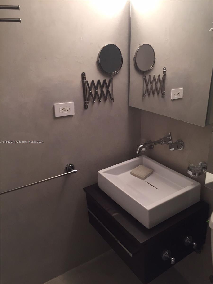 1500 Bay Rd 1132S, Miami Beach, Florida 33139, 1 Bedroom Bedrooms, ,1 BathroomBathrooms,Residentiallease,For Rent,1500 Bay Rd 1132S,A11563271