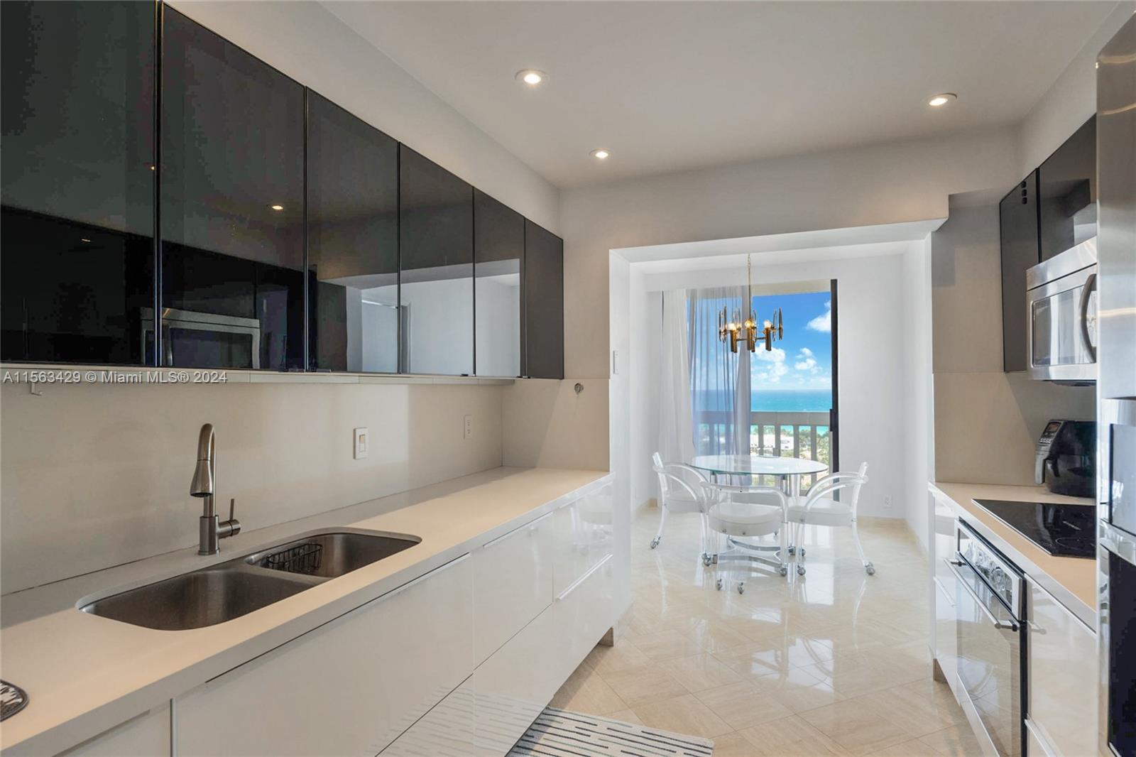 Aventura, Florida 33180, 3 Bedrooms Bedrooms, ,2 BathroomsBathrooms,Residential,For Sale,A11563429