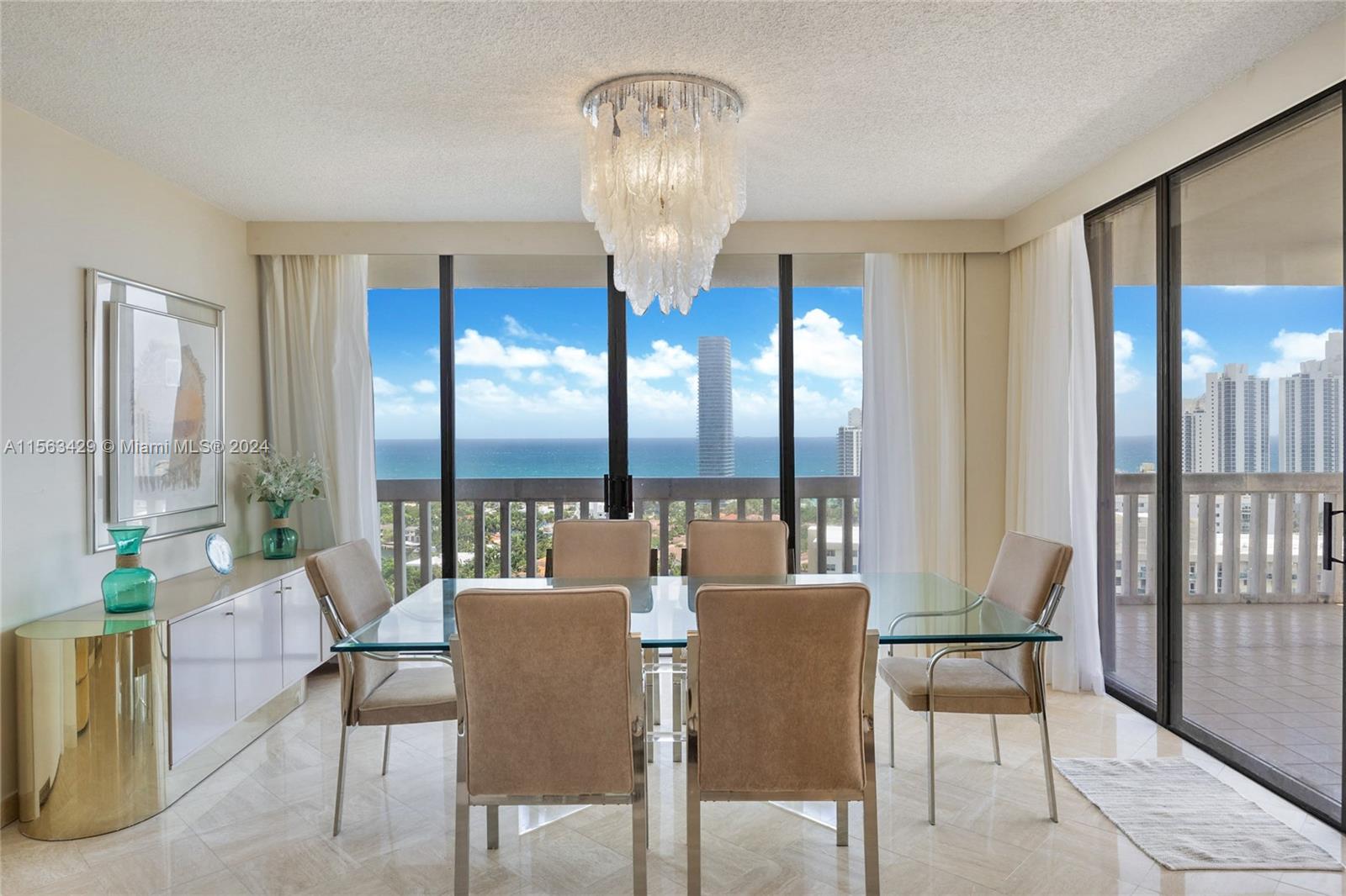 Aventura, Florida 33180, 3 Bedrooms Bedrooms, ,2 BathroomsBathrooms,Residential,For Sale,A11563429