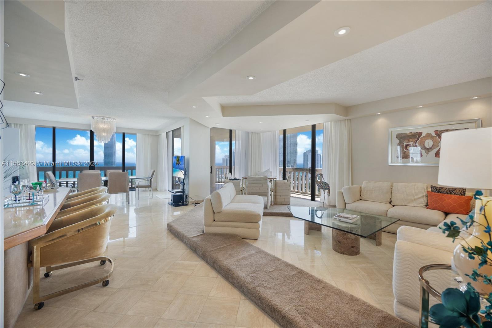 Aventura, Florida 33180, 3 Bedrooms Bedrooms, ,2 BathroomsBathrooms,Residential,For Sale,A11563429