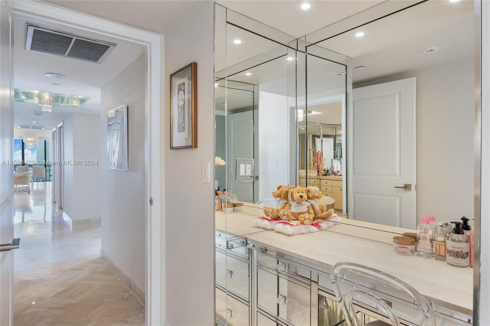 Aventura, Florida 33180, 3 Bedrooms Bedrooms, ,2 BathroomsBathrooms,Residential,For Sale,A11563429