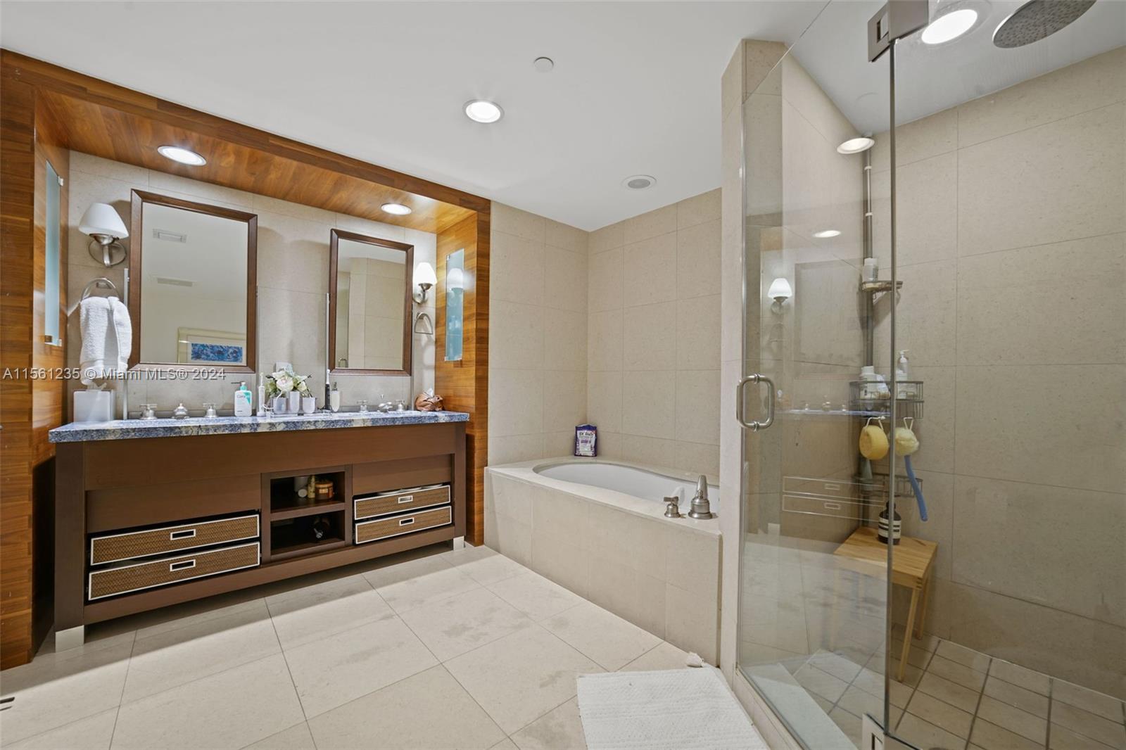 6799 Collins Ave 1006, Miami Beach, Florida 33141, 2 Bedrooms Bedrooms, ,2 BathroomsBathrooms,Residentiallease,For Rent,6799 Collins Ave 1006,A11561235