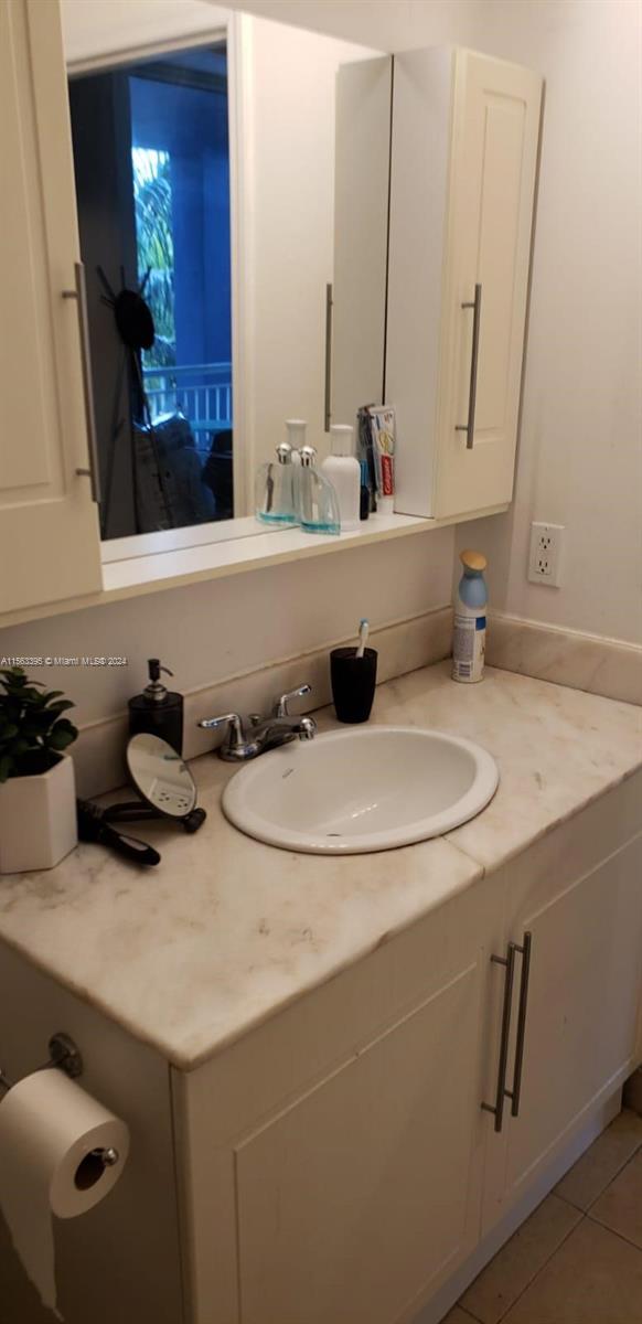 275 NE 18th St 308, Miami, Florida 33132, ,1 BathroomBathrooms,Residentiallease,For Rent,275 NE 18th St 308,A11563395