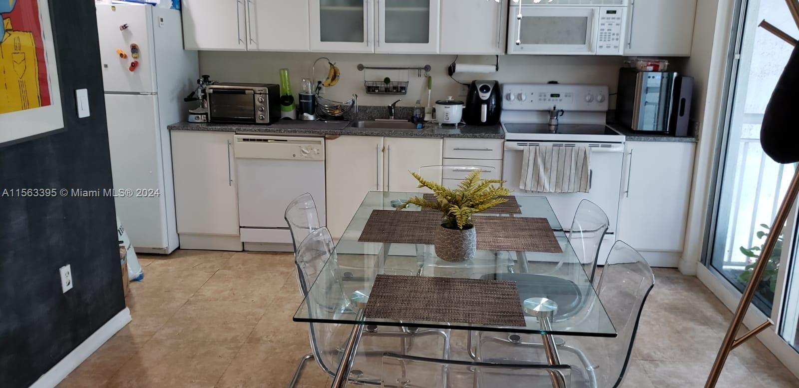 275 NE 18th St 308, Miami, Florida 33132, ,1 BathroomBathrooms,Residentiallease,For Rent,275 NE 18th St 308,A11563395