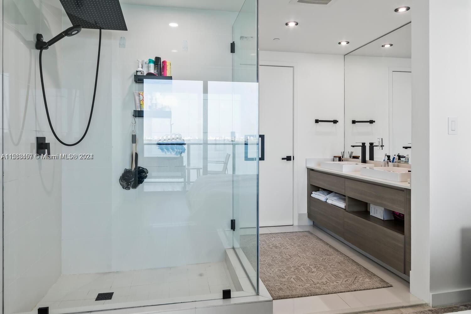 460 NE 28th St 2008, Miami, Florida 33137, 3 Bedrooms Bedrooms, ,2 BathroomsBathrooms,Residentiallease,For Rent,460 NE 28th St 2008,A11563457