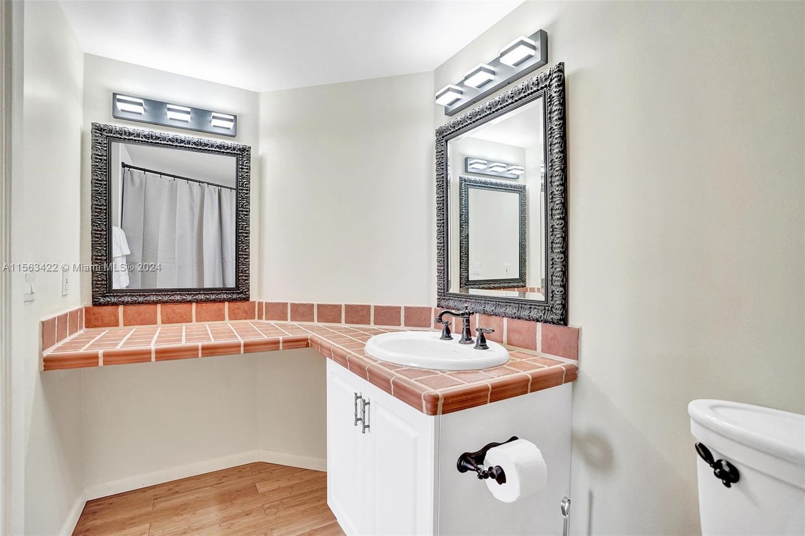 Aventura, Florida 33180, 3 Bedrooms Bedrooms, ,2 BathroomsBathrooms,Residentiallease,For Rent,A11563422