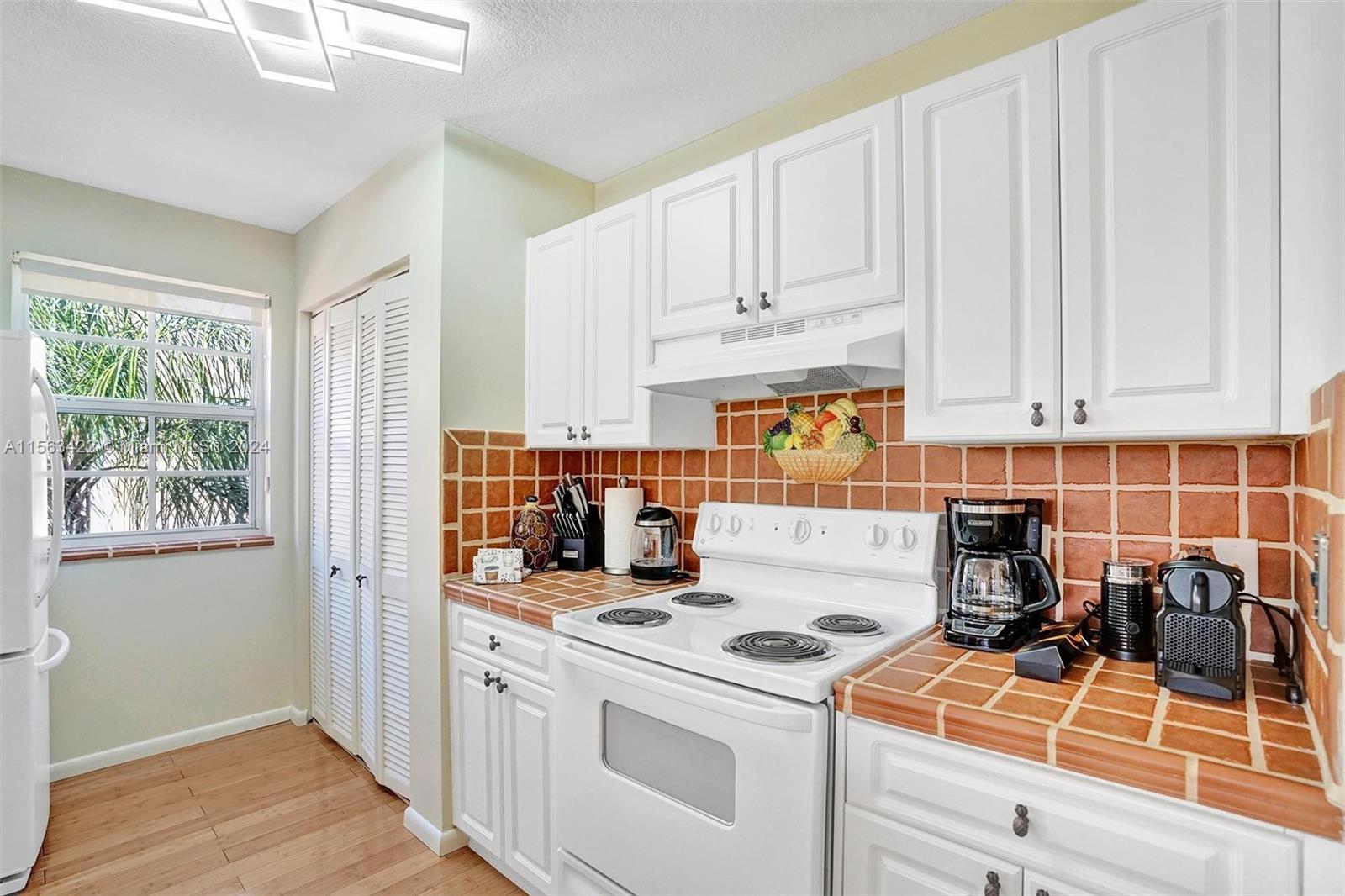 Aventura, Florida 33180, 3 Bedrooms Bedrooms, ,2 BathroomsBathrooms,Residentiallease,For Rent,A11563422