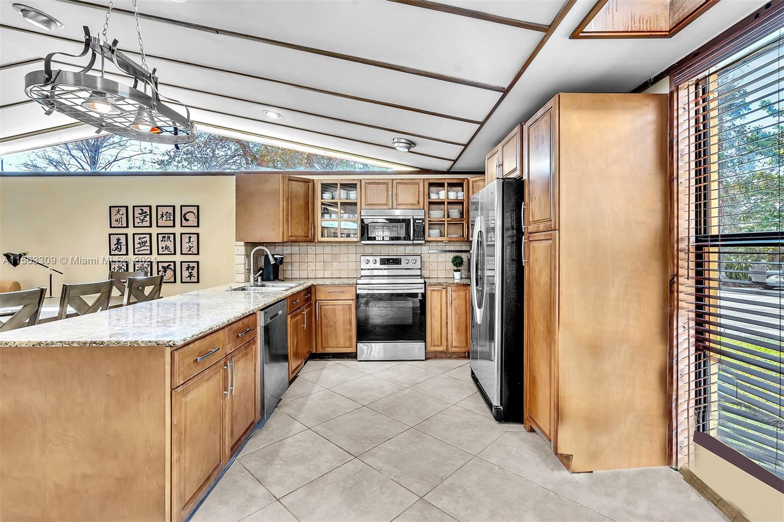 2915 Arthur St, Hollywood, Florida 33020, 4 Bedrooms Bedrooms, ,2 BathroomsBathrooms,Residential,For Sale,2915 Arthur St,A11563309