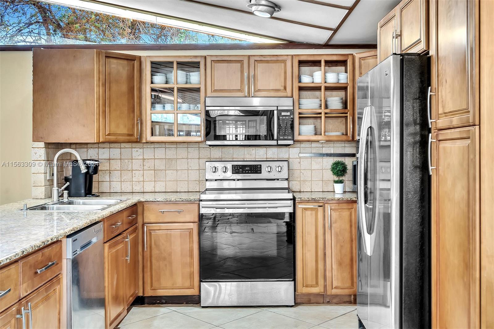 2915 Arthur St, Hollywood, Florida 33020, 4 Bedrooms Bedrooms, ,2 BathroomsBathrooms,Residential,For Sale,2915 Arthur St,A11563309