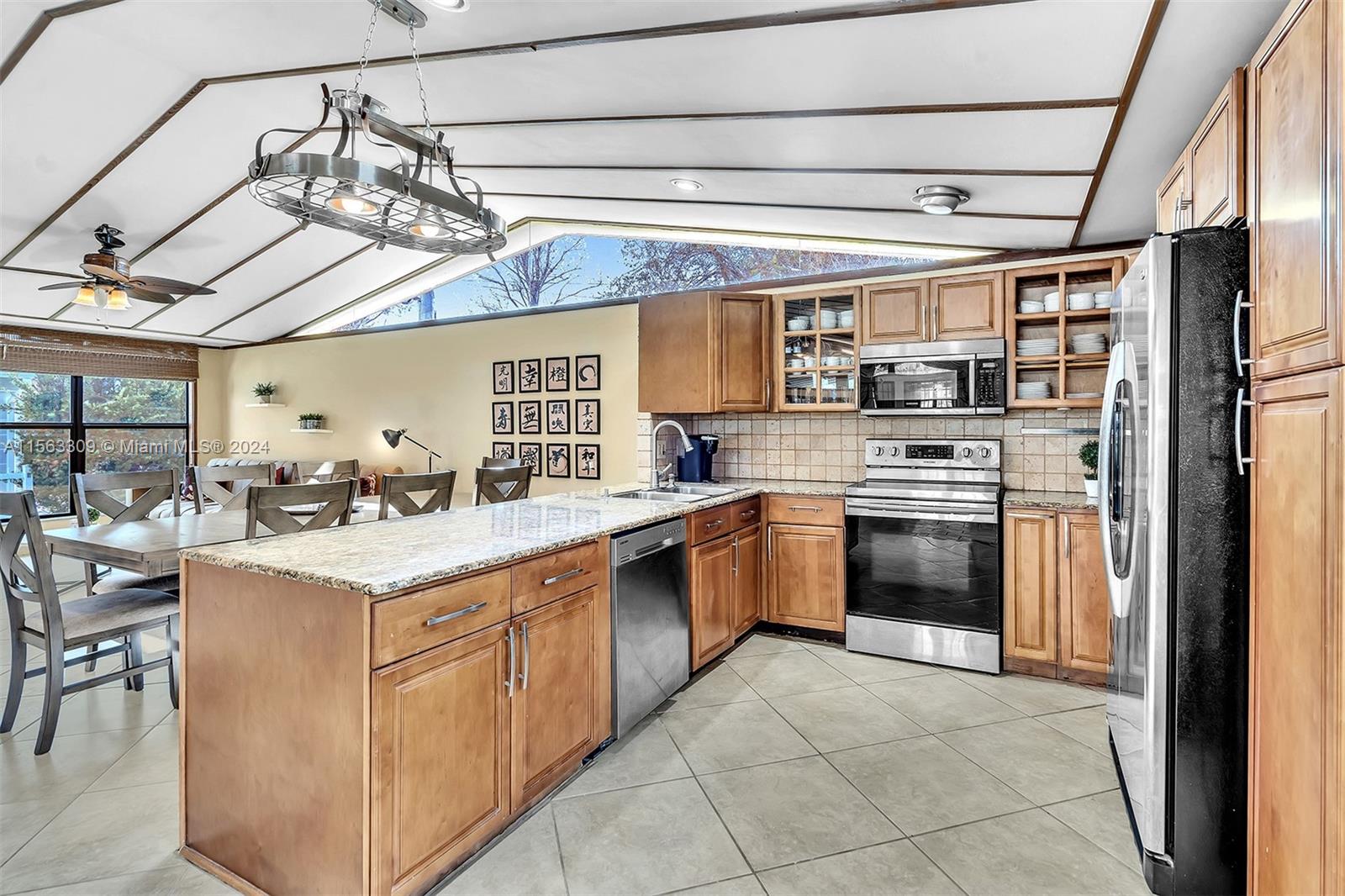 2915 Arthur St, Hollywood, Florida 33020, 4 Bedrooms Bedrooms, ,2 BathroomsBathrooms,Residential,For Sale,2915 Arthur St,A11563309