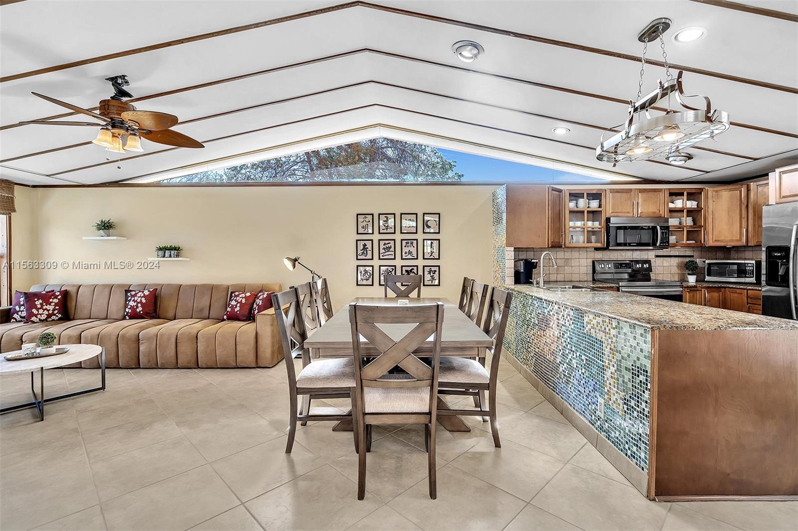 2915 Arthur St, Hollywood, Florida 33020, 4 Bedrooms Bedrooms, ,2 BathroomsBathrooms,Residential,For Sale,2915 Arthur St,A11563309