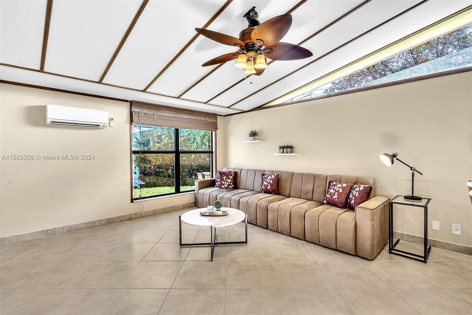 2915 Arthur St, Hollywood, Florida 33020, 4 Bedrooms Bedrooms, ,2 BathroomsBathrooms,Residential,For Sale,2915 Arthur St,A11563309