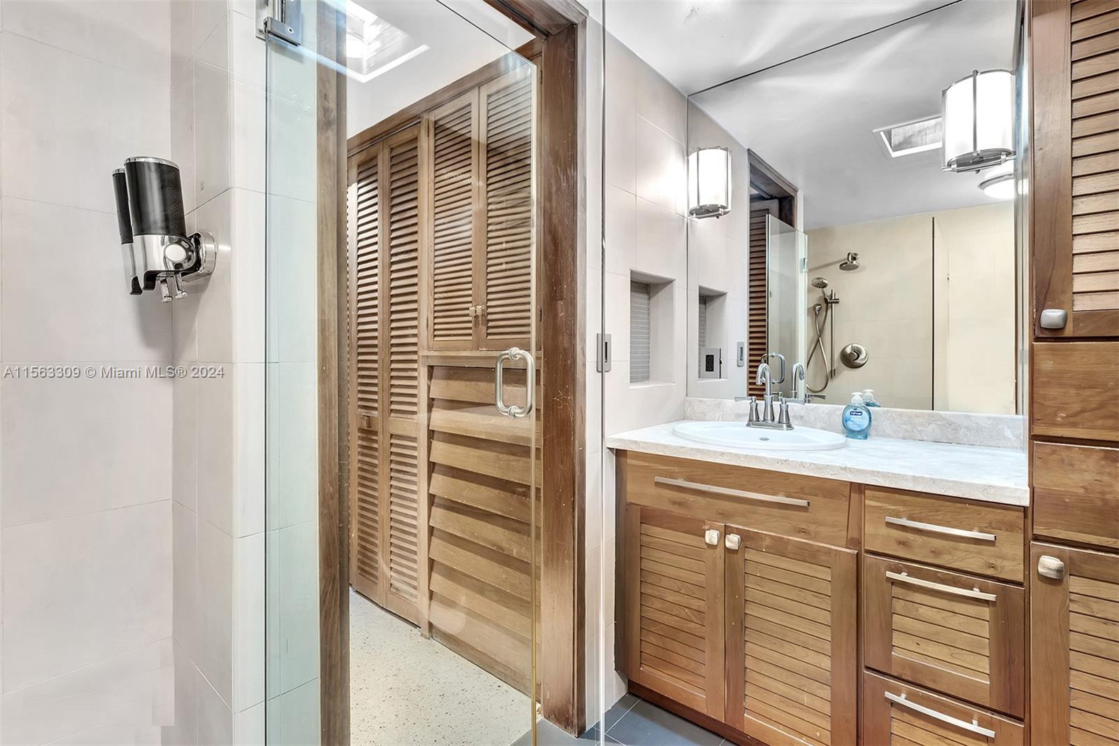 2915 Arthur St, Hollywood, Florida 33020, 4 Bedrooms Bedrooms, ,2 BathroomsBathrooms,Residential,For Sale,2915 Arthur St,A11563309