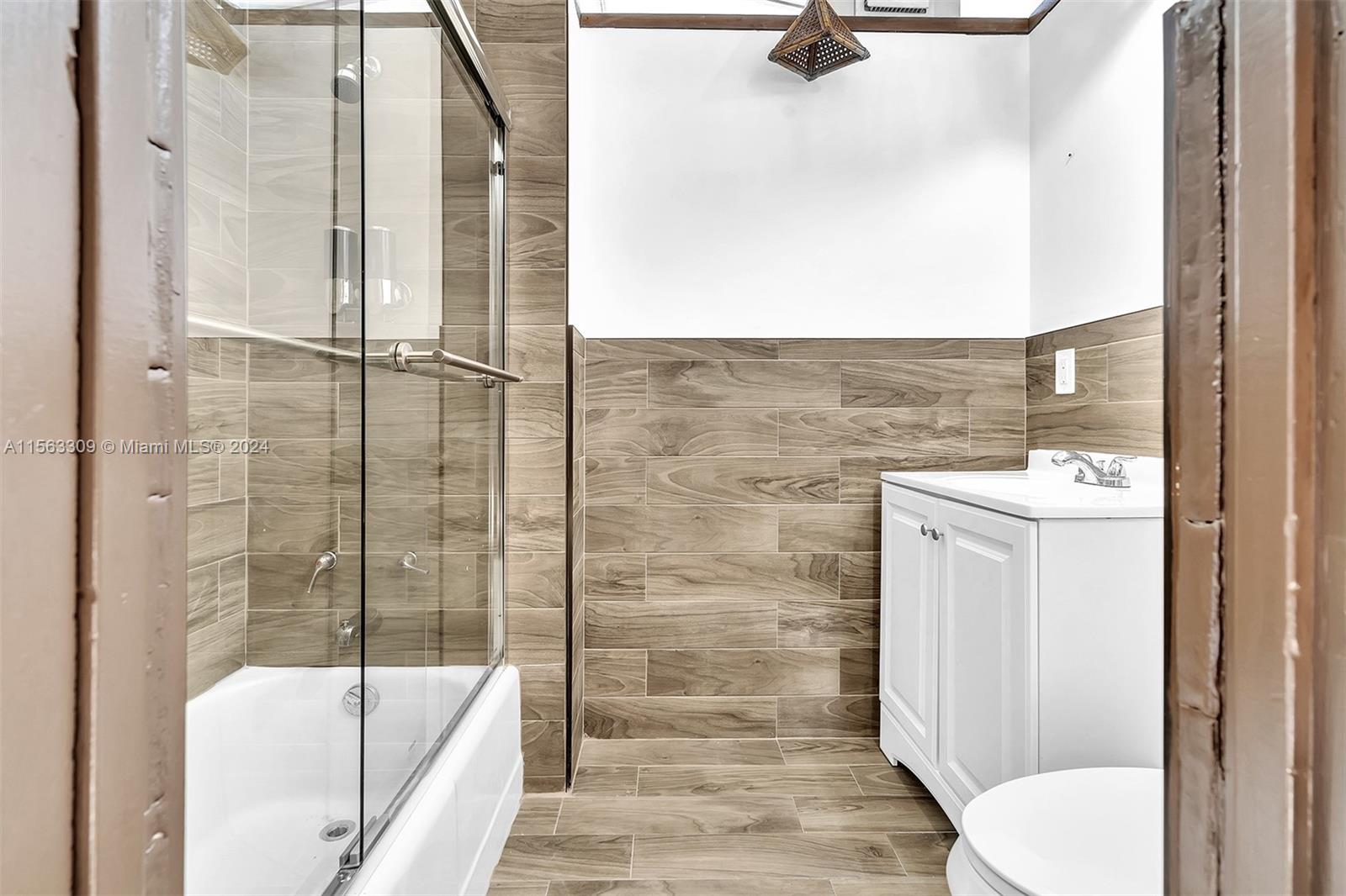 2915 Arthur St, Hollywood, Florida 33020, 4 Bedrooms Bedrooms, ,2 BathroomsBathrooms,Residential,For Sale,2915 Arthur St,A11563309