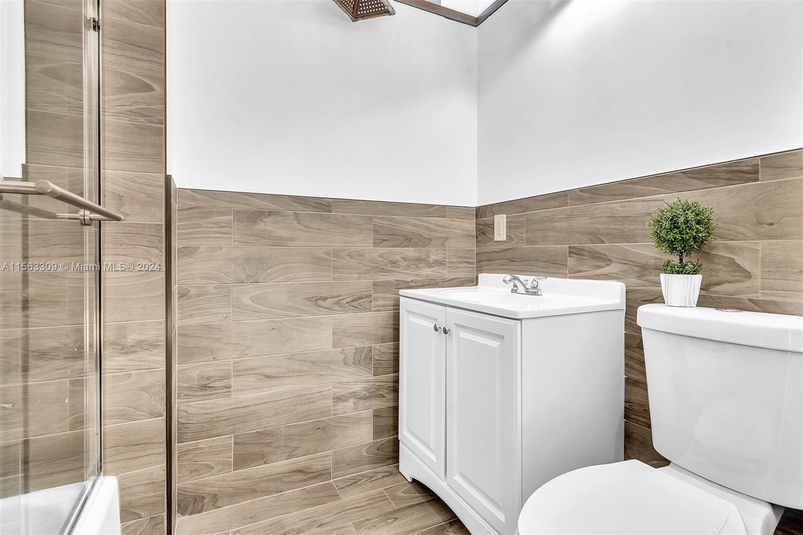 2915 Arthur St, Hollywood, Florida 33020, 4 Bedrooms Bedrooms, ,2 BathroomsBathrooms,Residential,For Sale,2915 Arthur St,A11563309