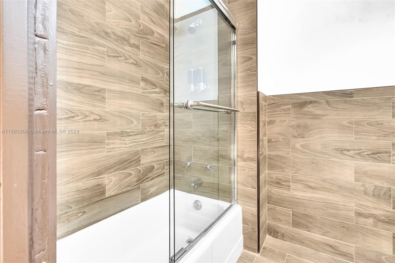 2915 Arthur St, Hollywood, Florida 33020, 4 Bedrooms Bedrooms, ,2 BathroomsBathrooms,Residential,For Sale,2915 Arthur St,A11563309