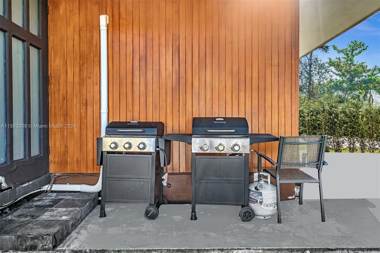 2915 Arthur St, Hollywood, Florida 33020, 4 Bedrooms Bedrooms, ,2 BathroomsBathrooms,Residential,For Sale,2915 Arthur St,A11563309