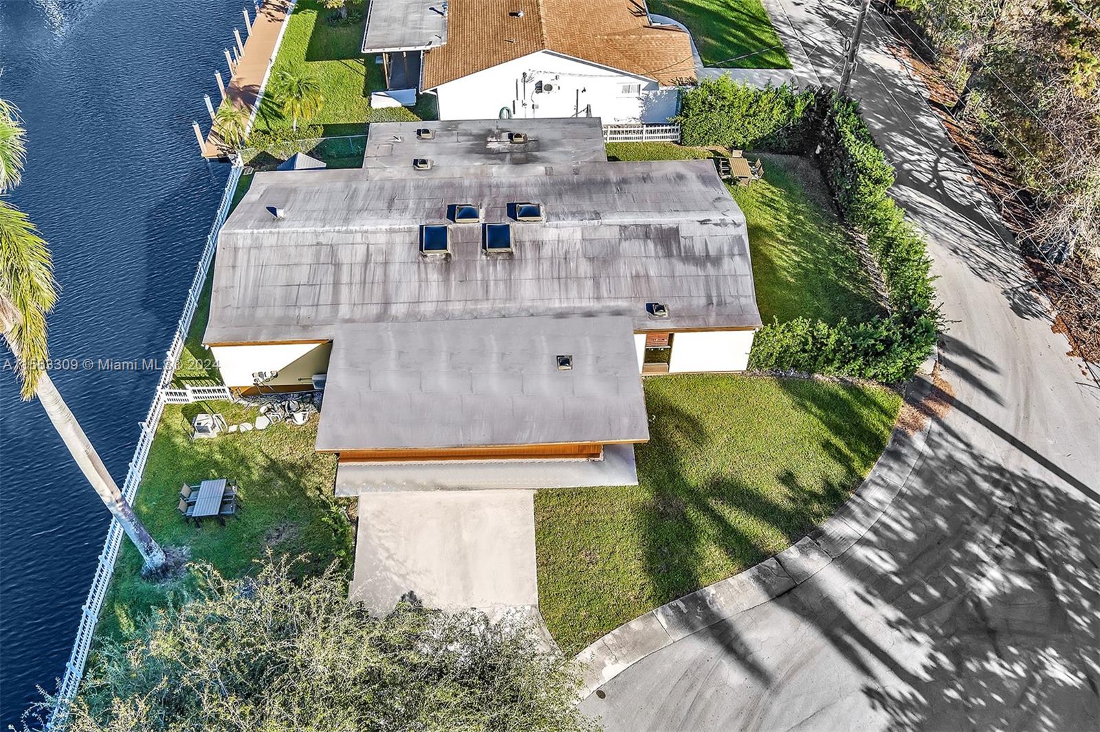 2915 Arthur St, Hollywood, Florida 33020, 4 Bedrooms Bedrooms, ,2 BathroomsBathrooms,Residential,For Sale,2915 Arthur St,A11563309