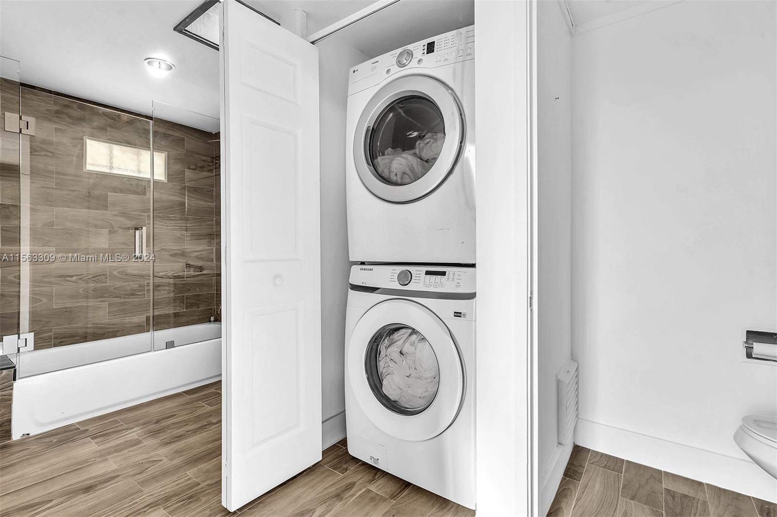 2915 Arthur St, Hollywood, Florida 33020, 4 Bedrooms Bedrooms, ,2 BathroomsBathrooms,Residential,For Sale,2915 Arthur St,A11563309