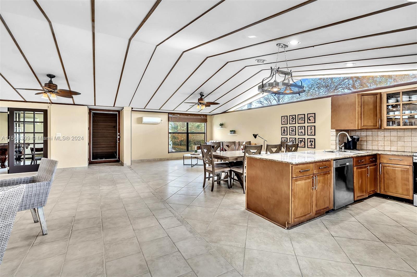 2915 Arthur St, Hollywood, Florida 33020, 4 Bedrooms Bedrooms, ,2 BathroomsBathrooms,Residential,For Sale,2915 Arthur St,A11563309