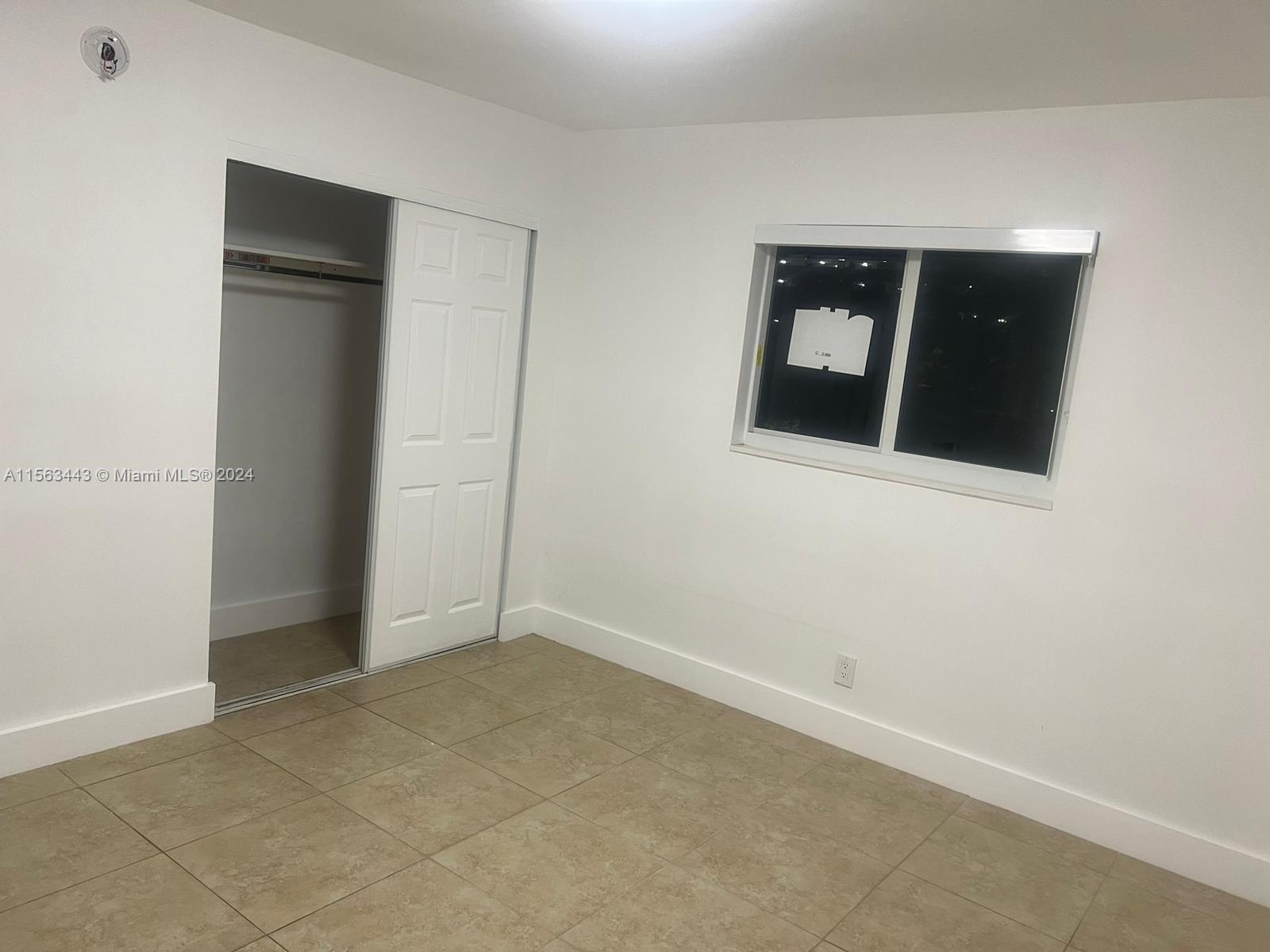 407 SE 9th Ct 4, Hallandale Beach, Florida 33009, 2 Bedrooms Bedrooms, ,2 BathroomsBathrooms,Residentiallease,For Rent,407 SE 9th Ct 4,A11563443