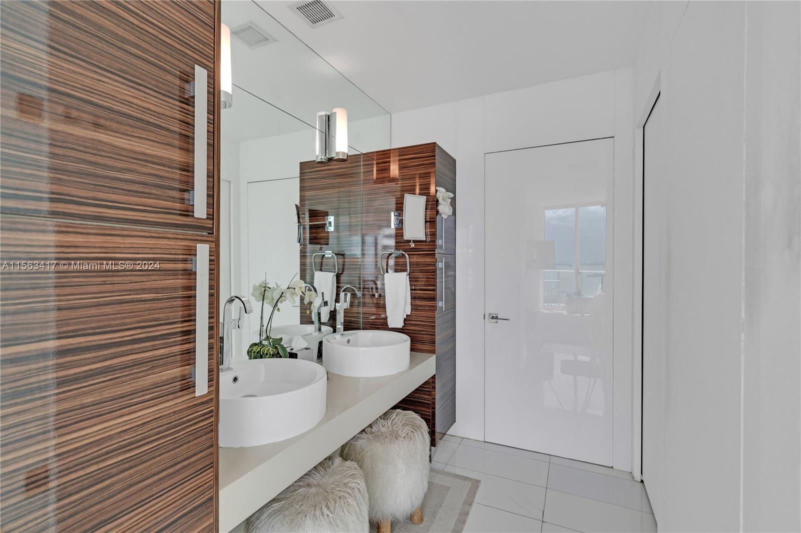 2020 N Bayshore Dr 1102, Miami, Florida 33137, 3 Bedrooms Bedrooms, ,3 BathroomsBathrooms,Residentiallease,For Rent,2020 N Bayshore Dr 1102,A11563417