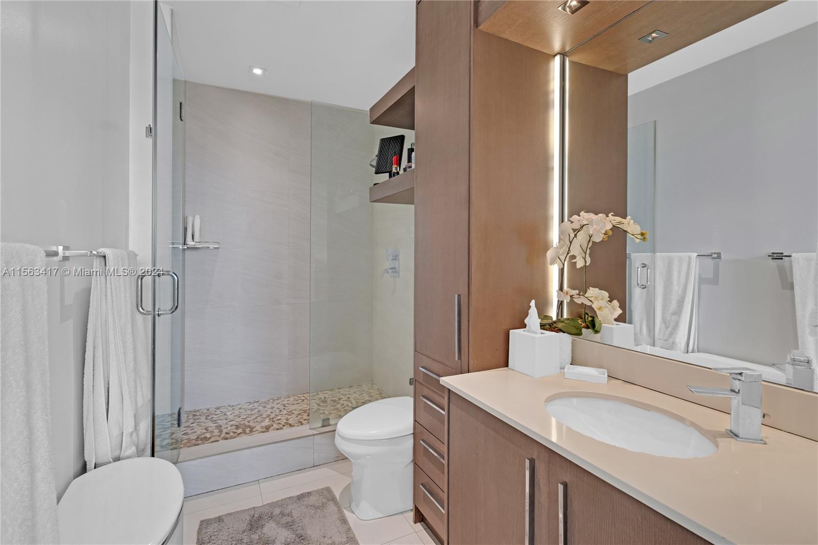 2020 N Bayshore Dr 1102, Miami, Florida 33137, 3 Bedrooms Bedrooms, ,3 BathroomsBathrooms,Residentiallease,For Rent,2020 N Bayshore Dr 1102,A11563417