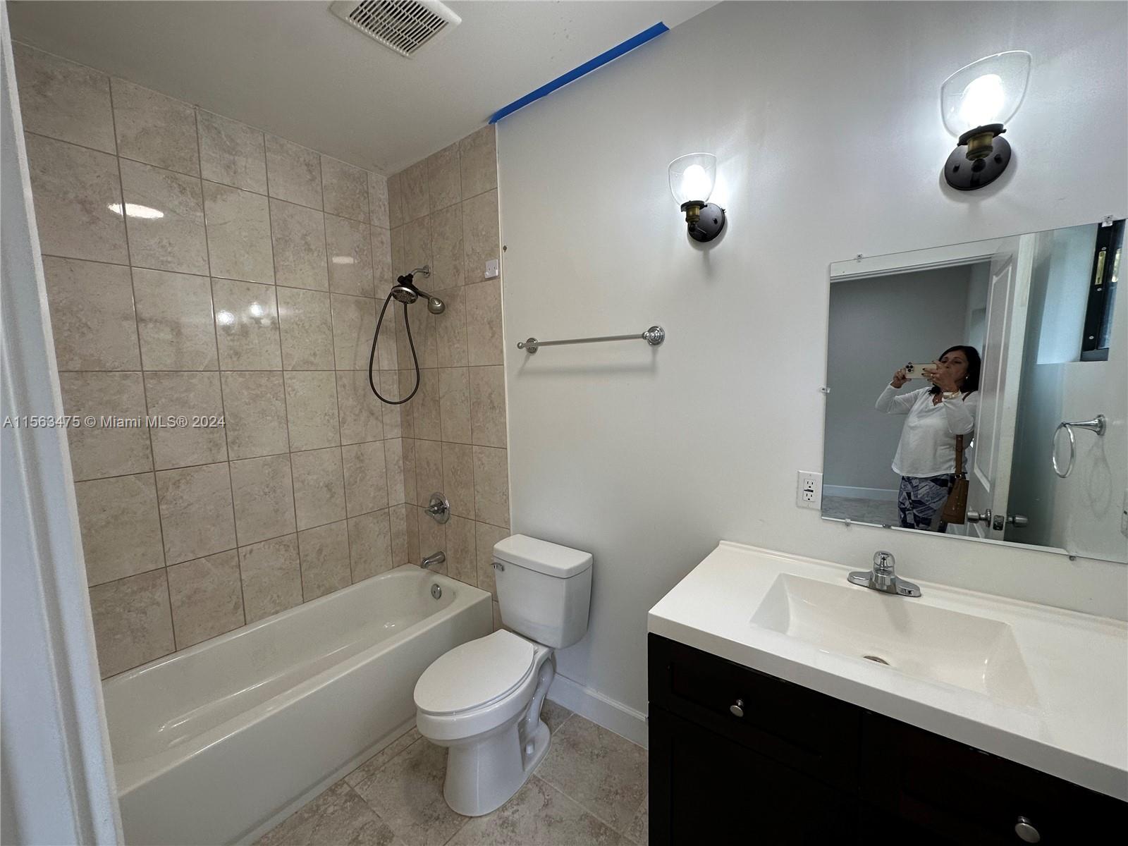 7754 NW 8th Ct A, Miami, Florida 33150, 4 Bedrooms Bedrooms, ,3 BathroomsBathrooms,Residentiallease,For Rent,7754 NW 8th Ct A,A11563475