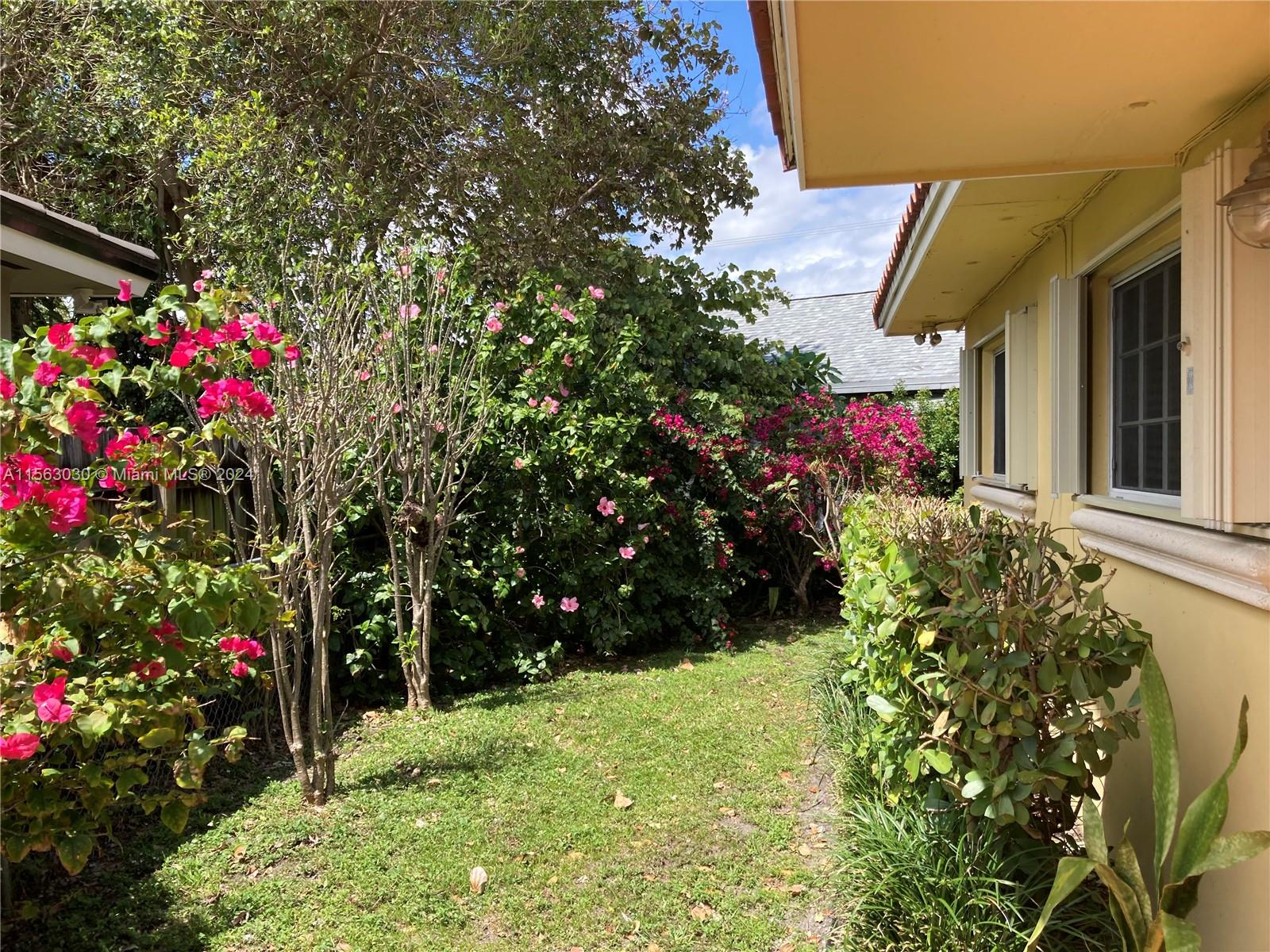 3181 SW 24th Ter 3181, Miami, Florida 33145, 2 Bedrooms Bedrooms, ,1 BathroomBathrooms,Residentiallease,For Rent,3181 SW 24th Ter 3181,A11563030
