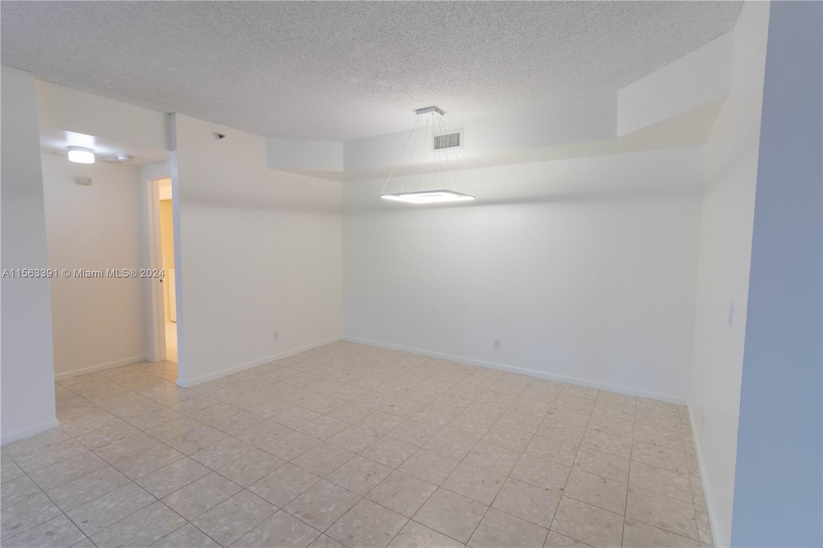 3610 Yacht Club Dr 207, Aventura, Florida 33180, 2 Bedrooms Bedrooms, ,2 BathroomsBathrooms,Residentiallease,For Rent,3610 Yacht Club Dr 207,A11563391