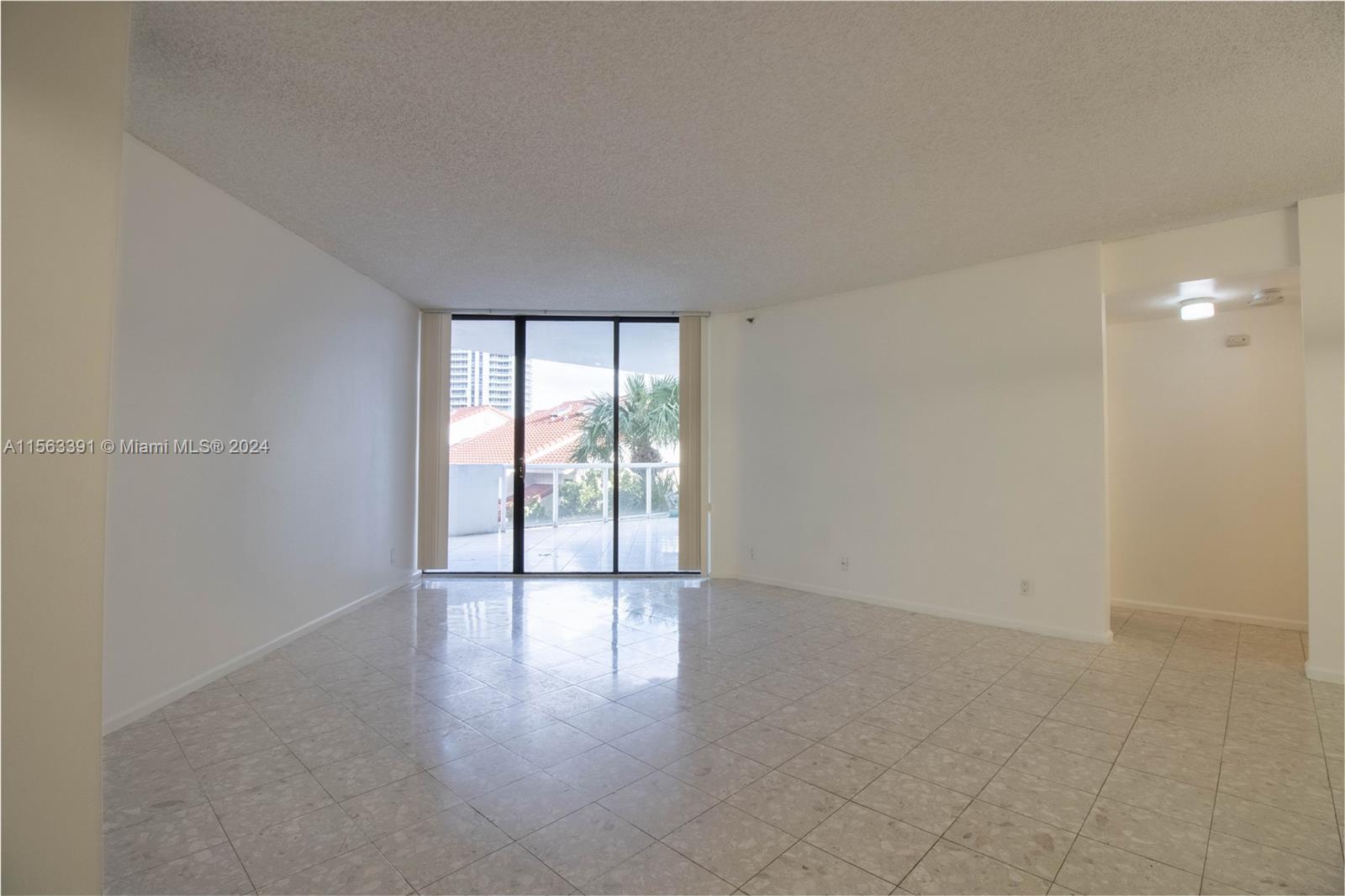 3610 Yacht Club Dr 207, Aventura, Florida 33180, 2 Bedrooms Bedrooms, ,2 BathroomsBathrooms,Residentiallease,For Rent,3610 Yacht Club Dr 207,A11563391
