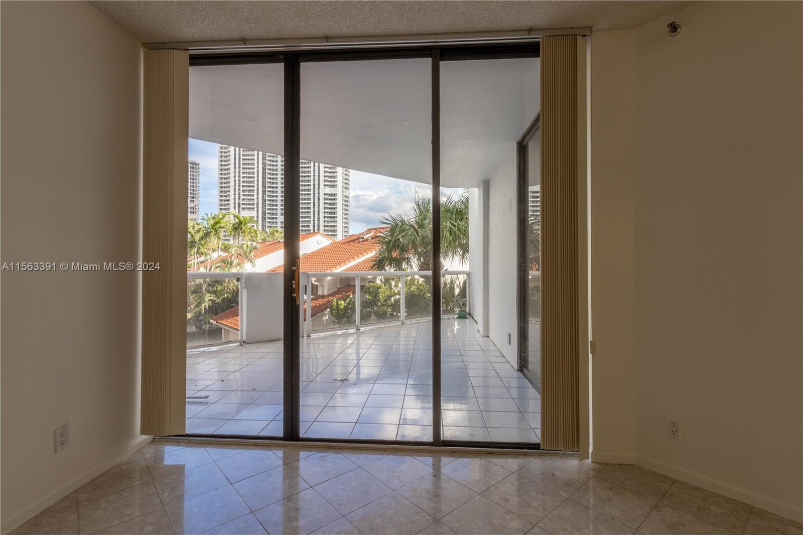 3610 Yacht Club Dr 207, Aventura, Florida 33180, 2 Bedrooms Bedrooms, ,2 BathroomsBathrooms,Residentiallease,For Rent,3610 Yacht Club Dr 207,A11563391