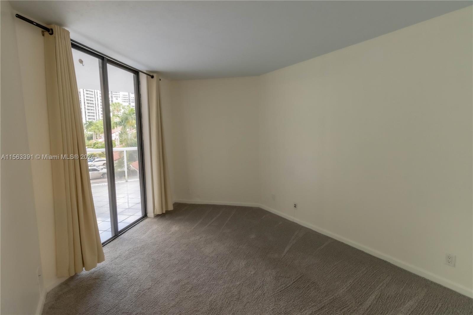 3610 Yacht Club Dr 207, Aventura, Florida 33180, 2 Bedrooms Bedrooms, ,2 BathroomsBathrooms,Residentiallease,For Rent,3610 Yacht Club Dr 207,A11563391