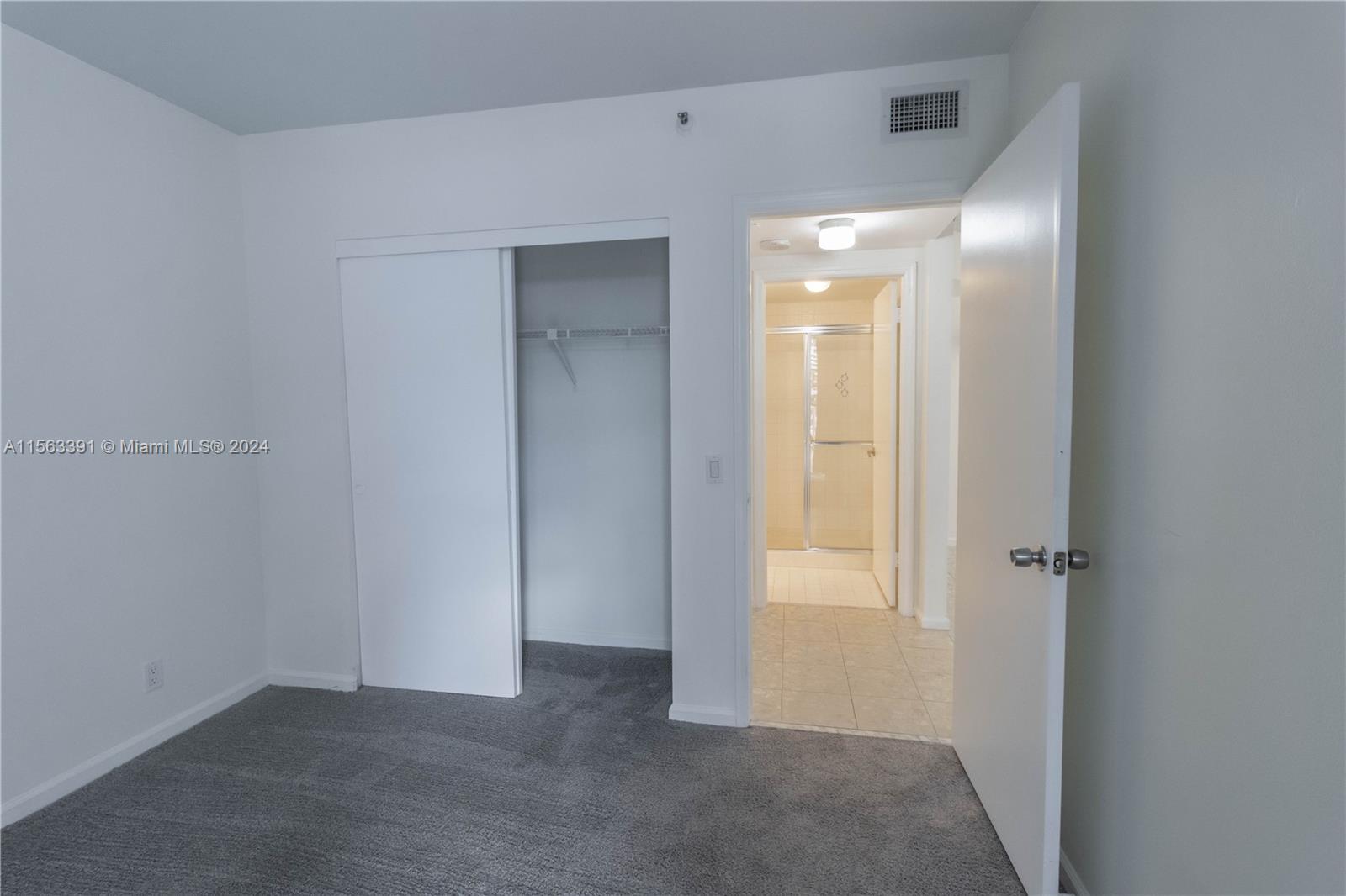 3610 Yacht Club Dr 207, Aventura, Florida 33180, 2 Bedrooms Bedrooms, ,2 BathroomsBathrooms,Residentiallease,For Rent,3610 Yacht Club Dr 207,A11563391