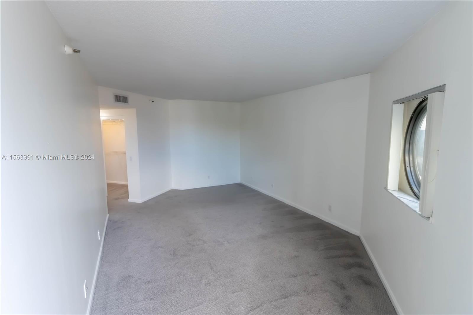 3610 Yacht Club Dr 207, Aventura, Florida 33180, 2 Bedrooms Bedrooms, ,2 BathroomsBathrooms,Residentiallease,For Rent,3610 Yacht Club Dr 207,A11563391