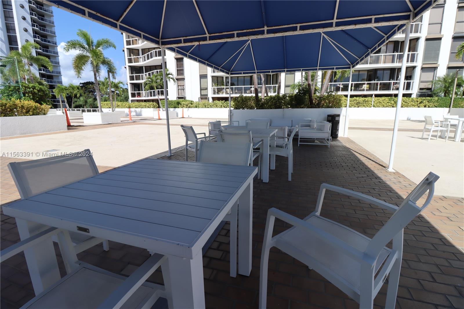 Upper pool picnic area