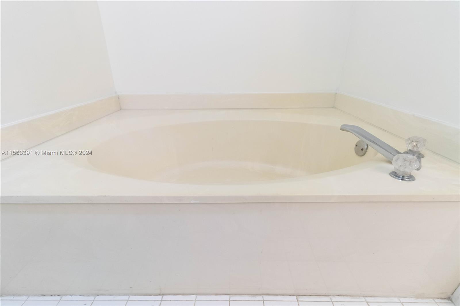 3610 Yacht Club Dr 207, Aventura, Florida 33180, 2 Bedrooms Bedrooms, ,2 BathroomsBathrooms,Residentiallease,For Rent,3610 Yacht Club Dr 207,A11563391