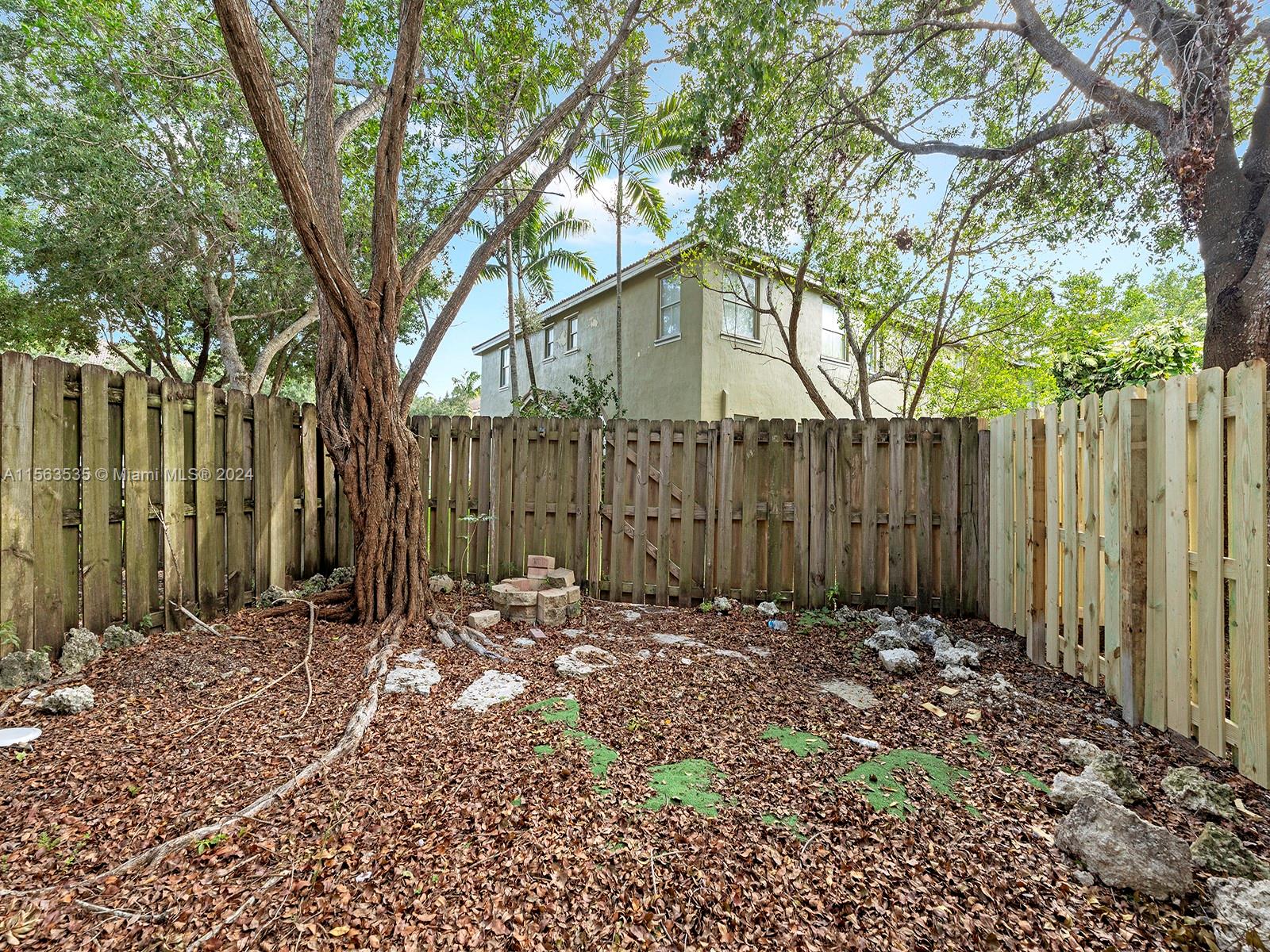 1466 SE 25th Ave, Homestead, Florida 33035, 3 Bedrooms Bedrooms, ,3 BathroomsBathrooms,Residential,For Sale,1466 SE 25th Ave,A11563535