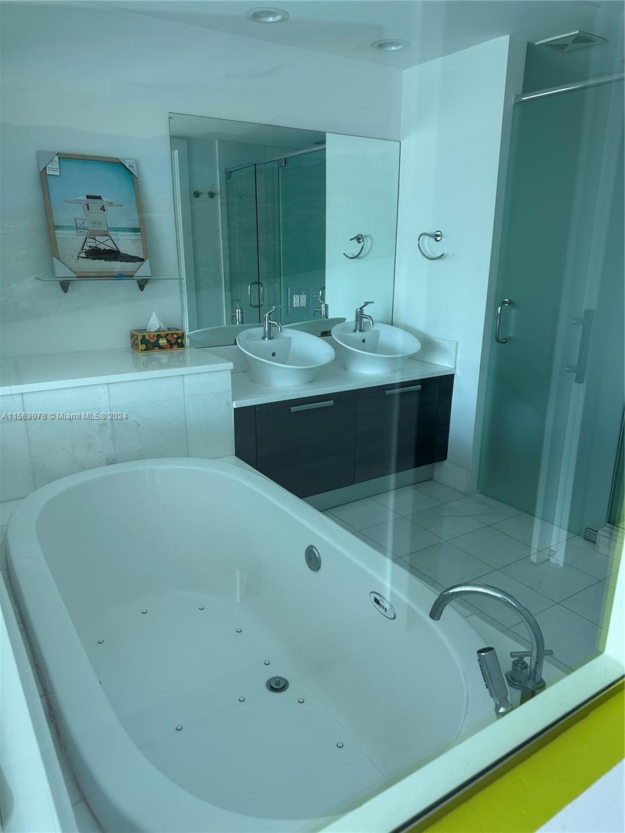 2950 NE 188th St 432, Aventura, Florida 33180, 1 Bedroom Bedrooms, ,2 BathroomsBathrooms,Residentiallease,For Rent,2950 NE 188th St 432,A11563078