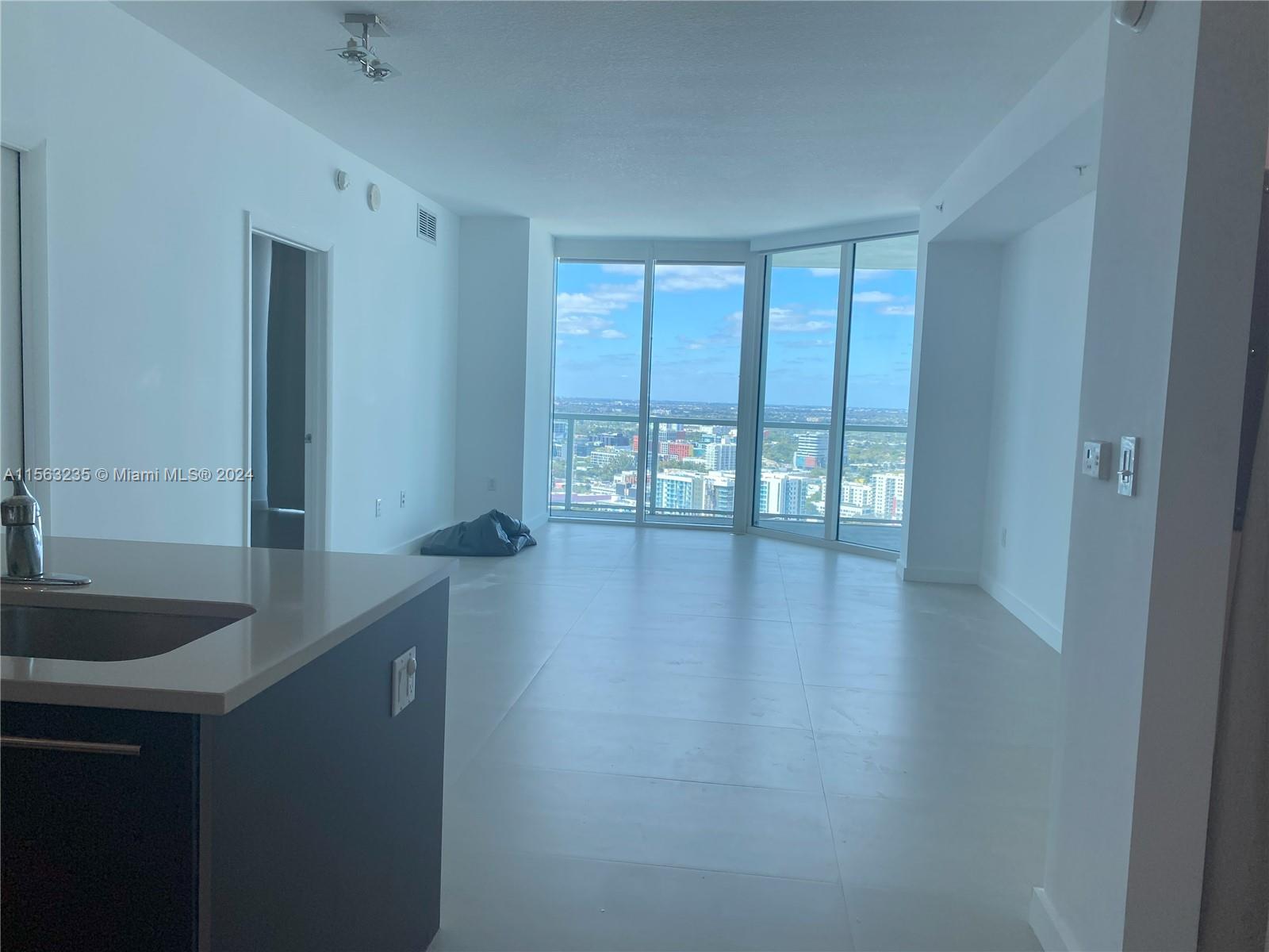 1900 N Bayshore Dr 3216, Miami, Florida 33132, 2 Bedrooms Bedrooms, ,1 BathroomBathrooms,Residentiallease,For Rent,1900 N Bayshore Dr 3216,A11563235