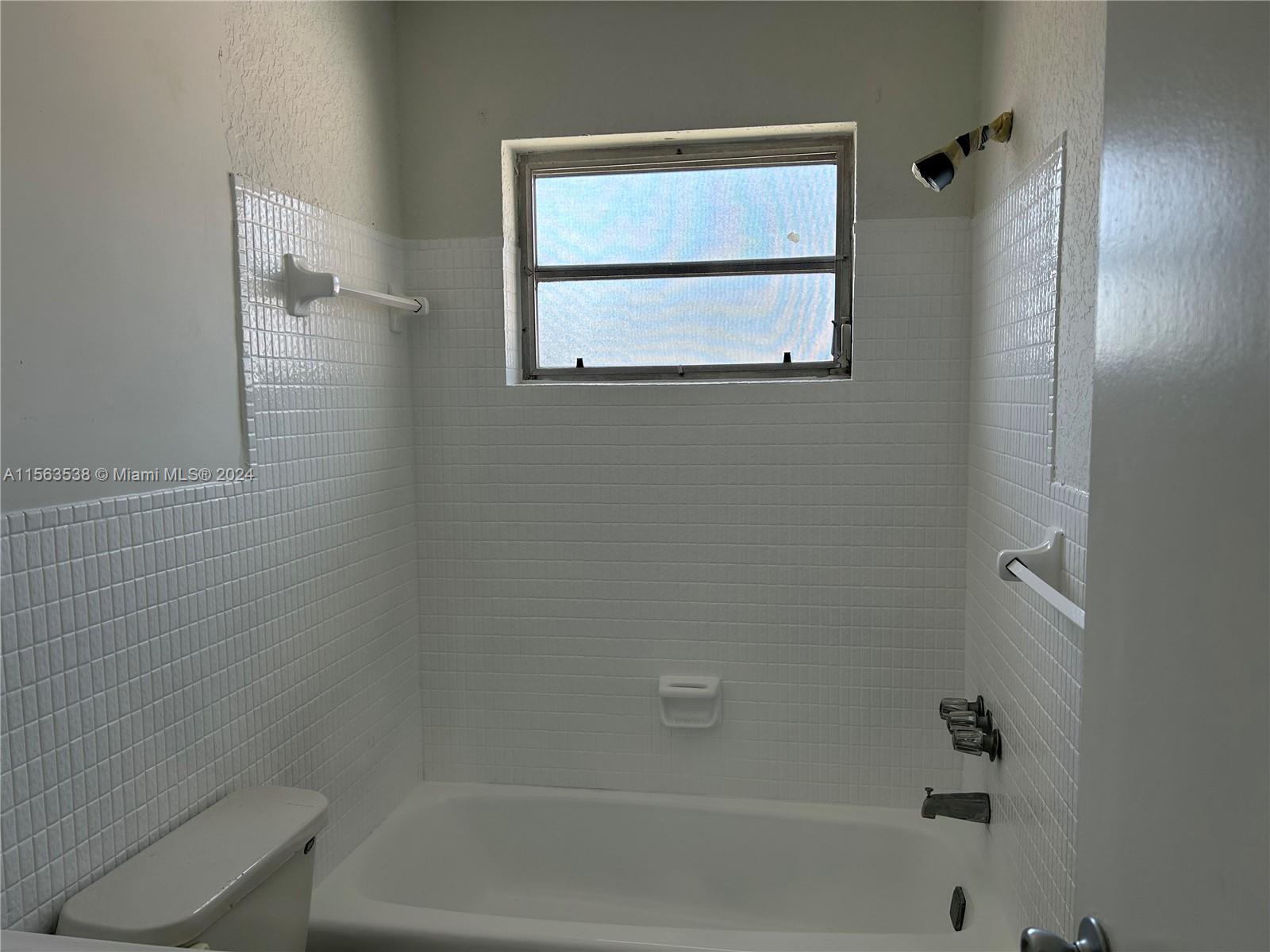 2225 Polk St 6B, Hollywood, Florida 33020, 1 Bedroom Bedrooms, ,1 BathroomBathrooms,Residential,For Sale,2225 Polk St 6B,A11563538