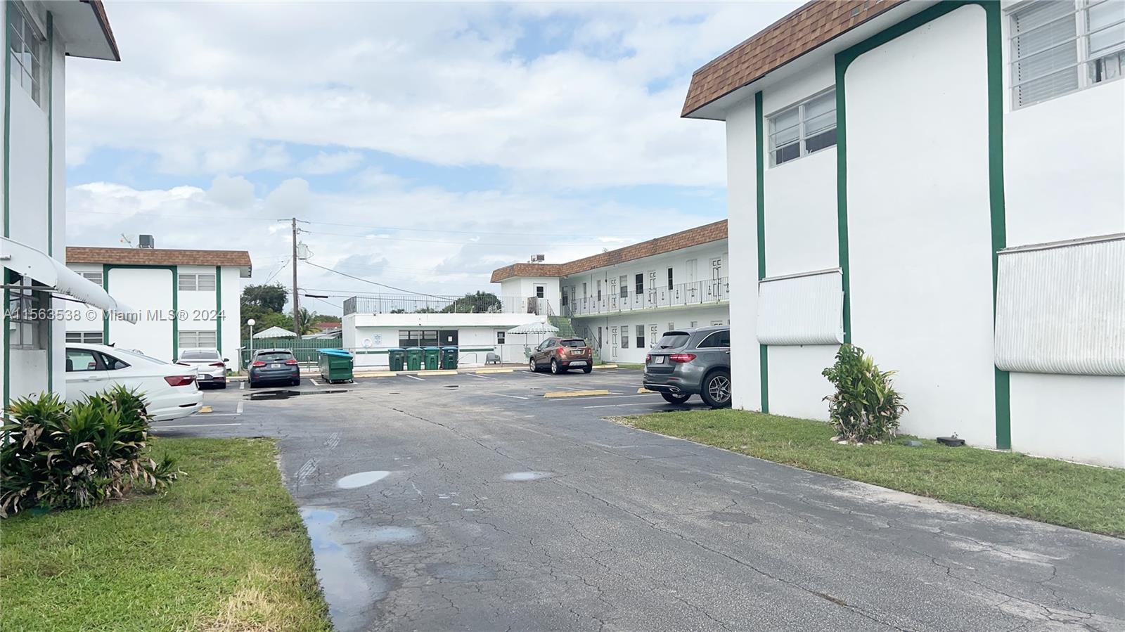 2225 Polk St 6B, Hollywood, Florida 33020, 1 Bedroom Bedrooms, ,1 BathroomBathrooms,Residential,For Sale,2225 Polk St 6B,A11563538