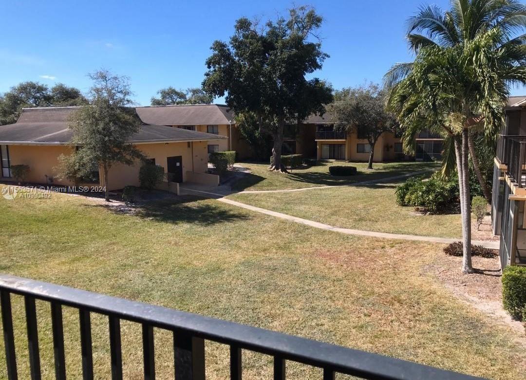 5821 Washington St 32, Hollywood, Florida 33023, 2 Bedrooms Bedrooms, ,2 BathroomsBathrooms,Residentiallease,For Rent,5821 Washington St 32,A11563571